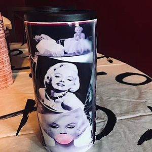 Marilyn Monroe Can Coolie